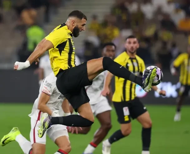 بالصور: اتحاد جدة يطارد الهلال باكتساح الرائد