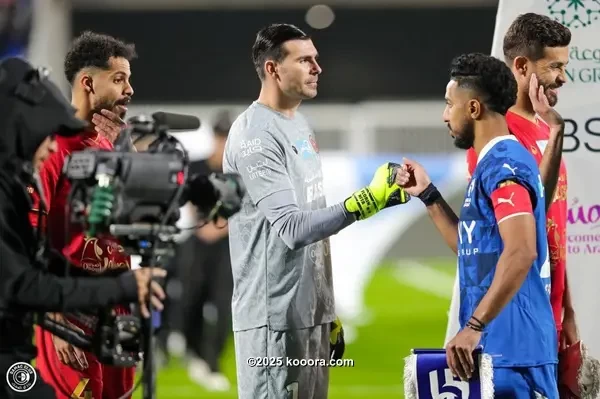 بالصور.. ضمك يزيح الهلال من صدارة دوري روشن