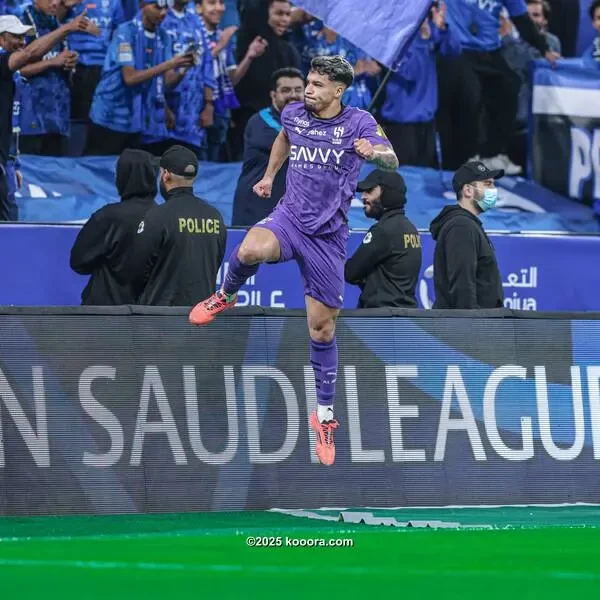 الهلال يضرب الأخدود برباعية.. ويفك ارتباط الصدارة مؤقتا