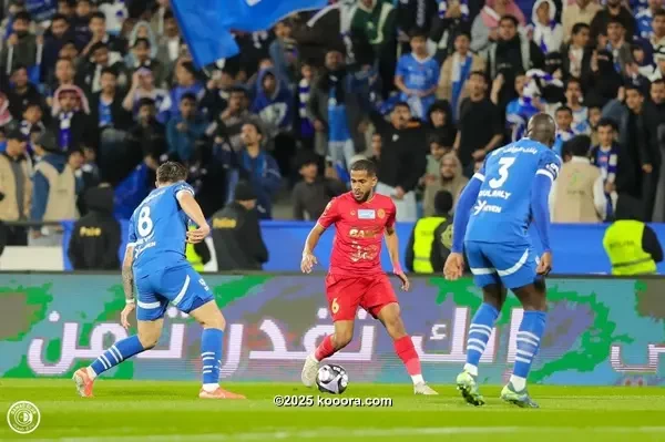 بالصور.. ضمك يزيح الهلال من صدارة دوري روشن