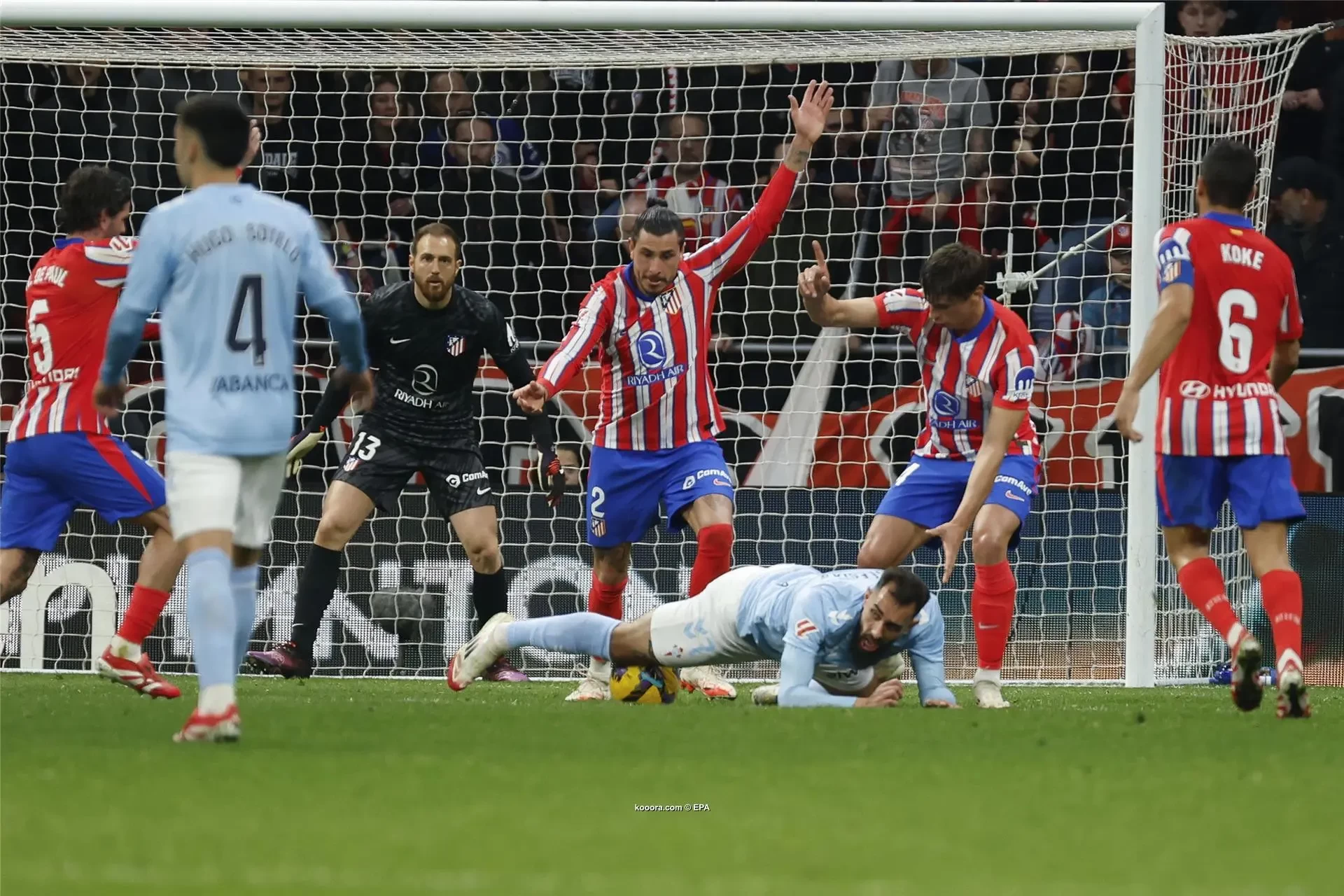 بالصور: أتلتيكو يحاكي ريال مدريد ويفتح طريق الصدارة لبرشلونة