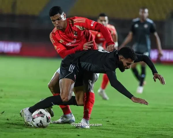 بالصور: الأهلي يعبر بتروجيت ويتصدر الدوري المصري مؤقتا