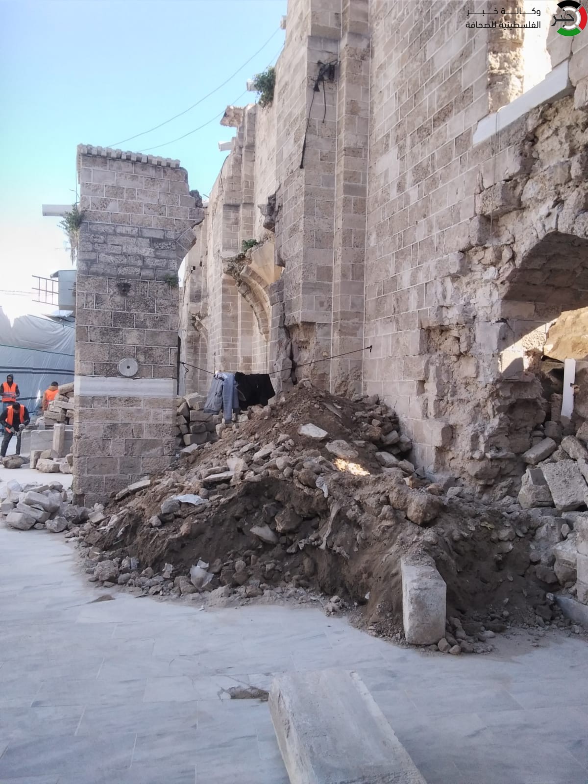 المسجد العُمري.... تُحفة معمارية إسلامية دمّرتها آلة الحِقد الصهيونية