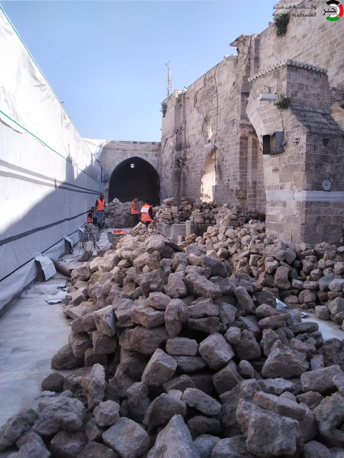 المسجد العُمري.... تُحفة معمارية إسلامية دمّرتها آلة الحِقد الصهيونية