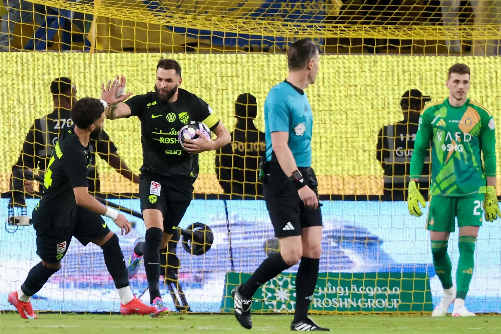 بالصور : ريمونتادا مجنونة.. الاتحاد يحسم كلاسيكو النصر في الوقت القاتل