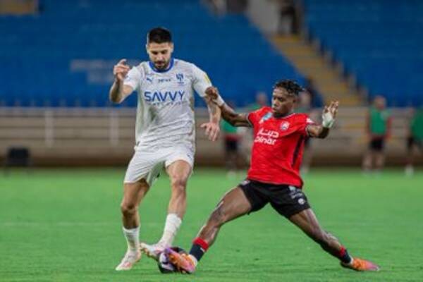 بالصور.. الهلال يفتتح عهد الشلهوب باكتساح الرائد