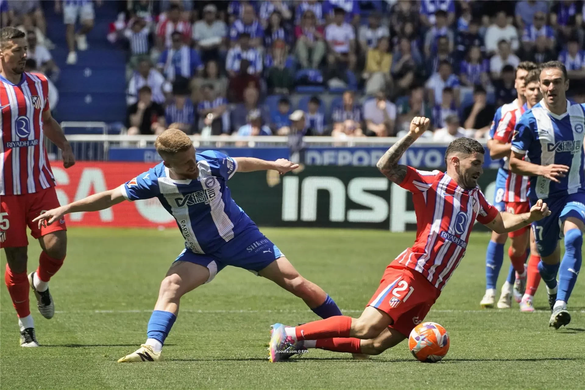 بالصور : ألافيس يفرض التعادل على أتلتيكو مدريد
