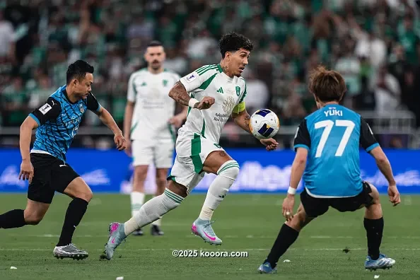 بالصور : أهلي جدة يصنع التاريخ ويتوج بطلًا لنخبة آسيا