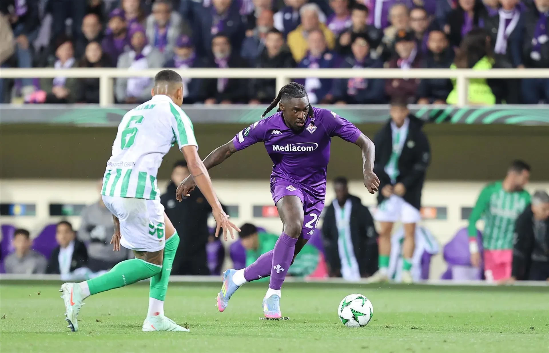 بالصور : بيتيس يقتل فيورنتينا ويصعد لأول نهائي أوروبي في تاريخه