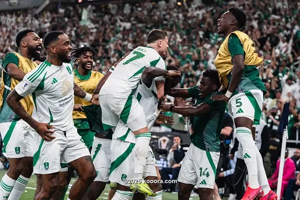 بالصور : أهلي جدة يصنع التاريخ ويتوج بطلًا لنخبة آسيا
