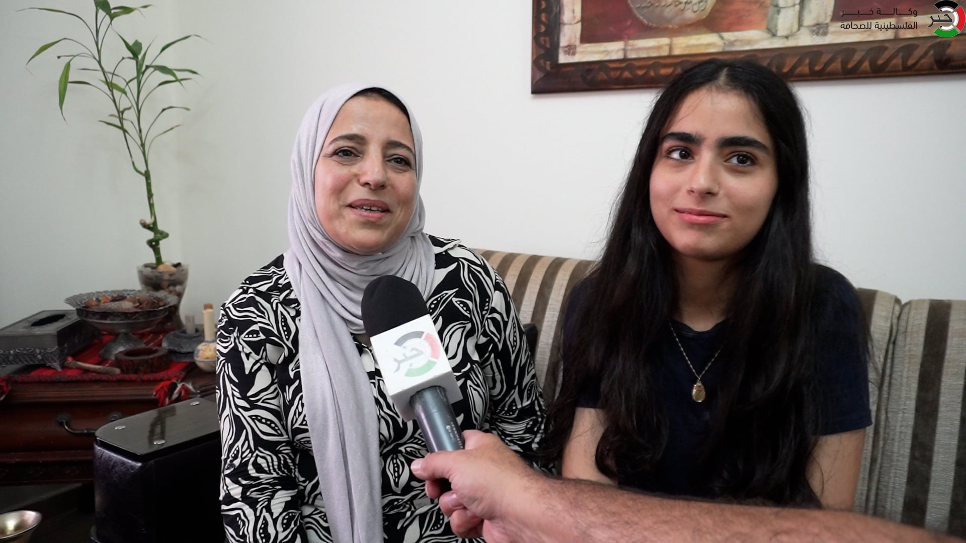 بالفيديو: وكالة "خبر" ترصد فرحة الأولى على فلسطين بالثانوية العامة "توجيهي 2025" لين عموص