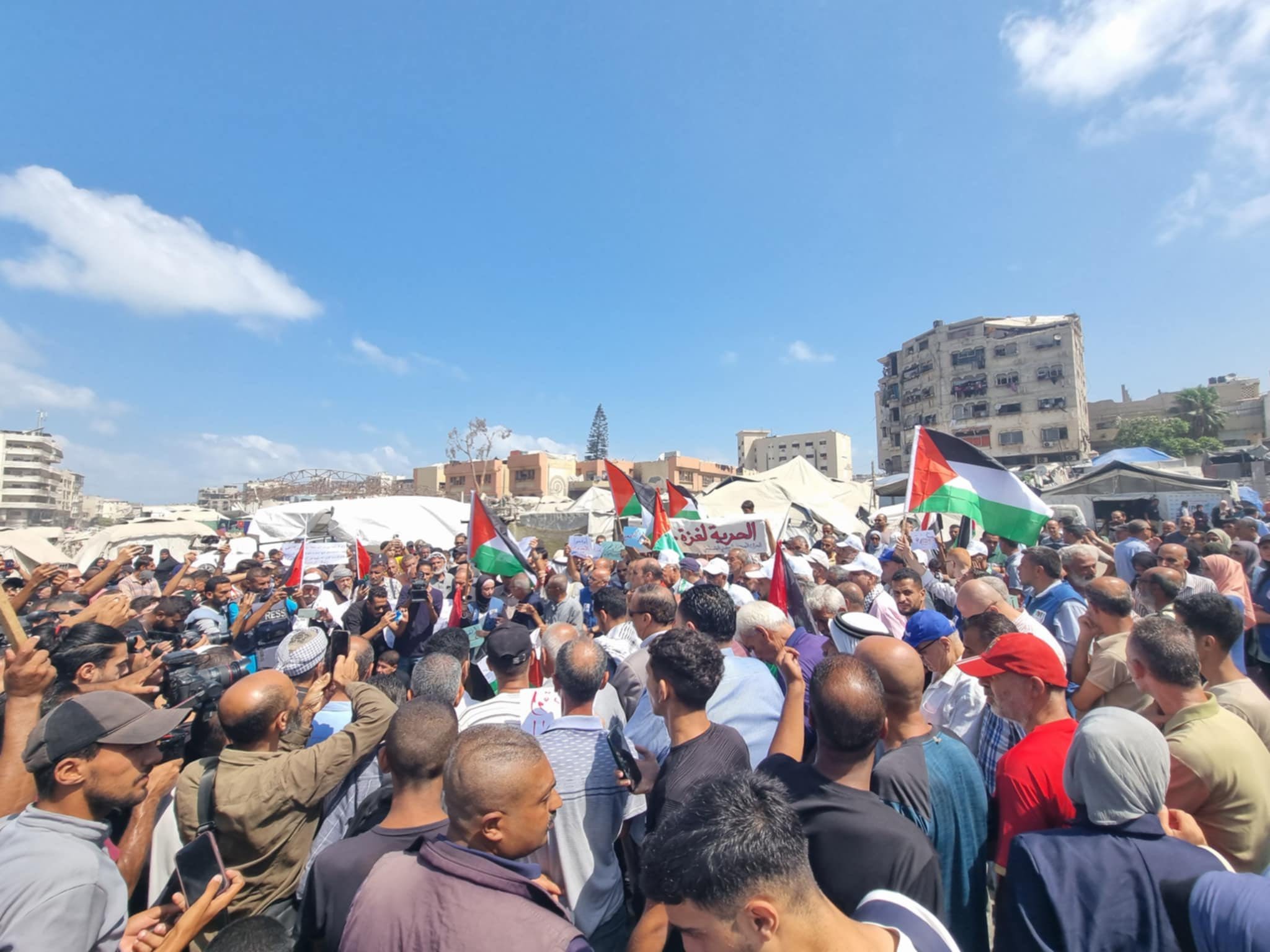شاهد: انطلاق الحراك الفلسطيني الأضخم للمطالبة بوقف حرب الإبادة الجماعية في غزة