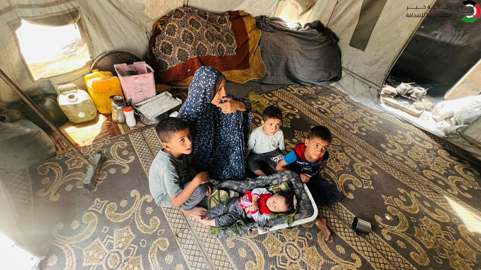 شاهد: في قلب الخيام.. حين يتحوّل الماء الملوّث إلى تهديد يومي