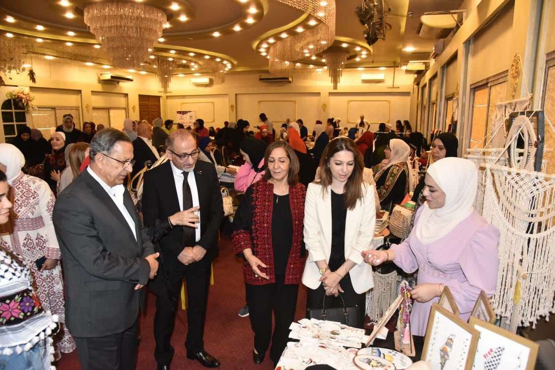 رابطة المرأة الفلسطينية تنظم البازار السنوي “تراثنا يجمعنا”