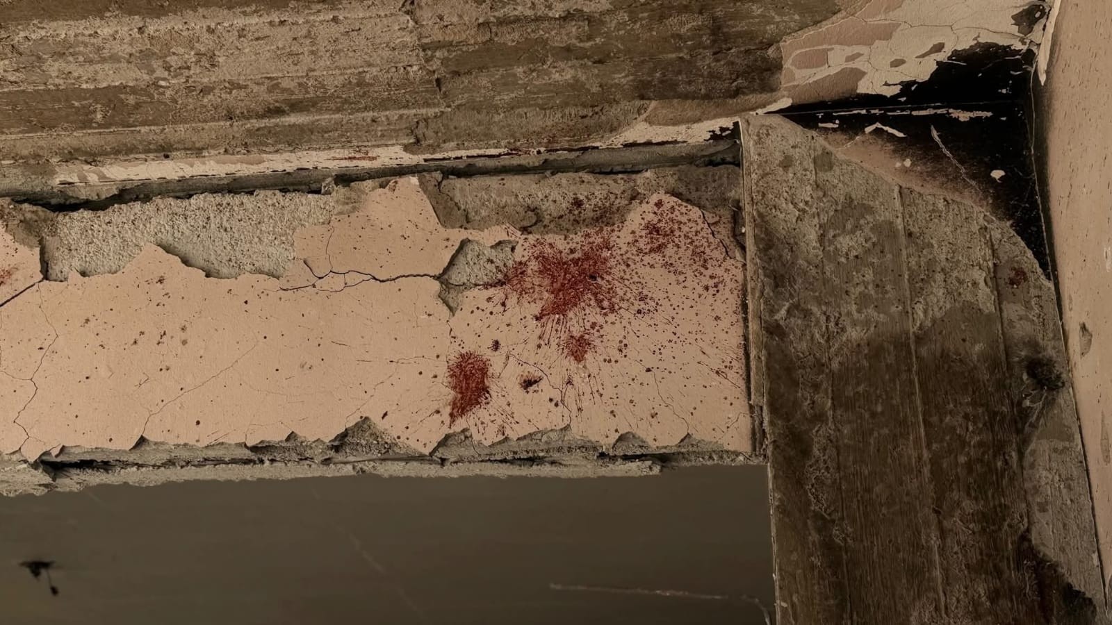 شاهد: موت مؤجل بقنابل موقوتة بين الركام والمنازل لحصد مزيد من الأرواح في غزة