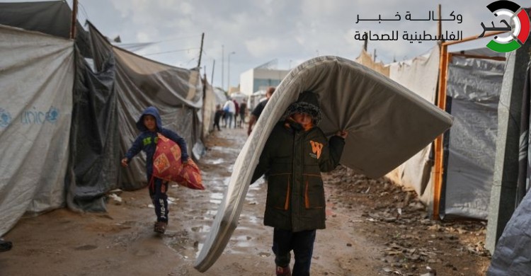بالفيديو والصور: المواطنون في غزة يطلقون نداء استغاثة لحمايتهم من الشتاء وكابوسه المنتظر