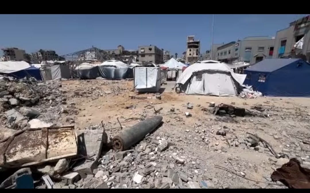 شاهد: موت مؤجل بقنابل موقوتة بين الركام والمنازل لحصد مزيد من الأرواح في غزة