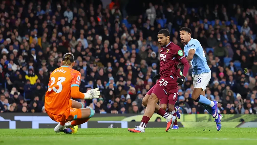 بالصور : مانشستر سيتي يقفز إلى صدارة البريميرليج مؤقتًا بثلاثية أمام وست هام