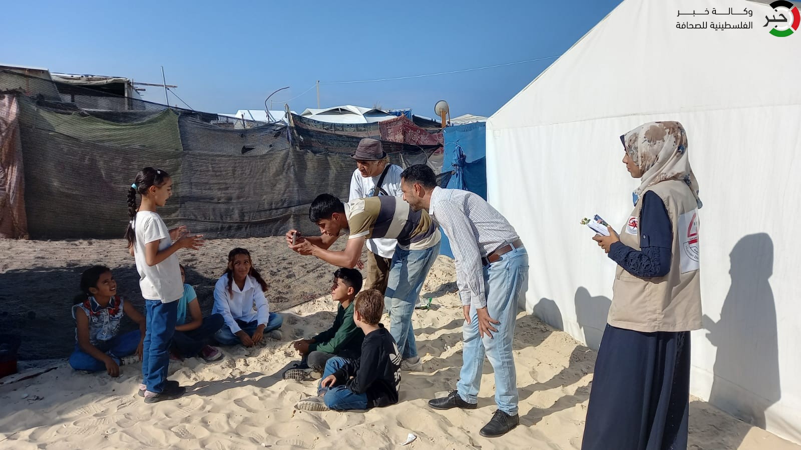 بالفيديو.. تقرير: أطفال وفنانون في غزة رسموا الواقع بعدساتهم واحساسهم وأخرجوه بإمكانيات بسيطة 